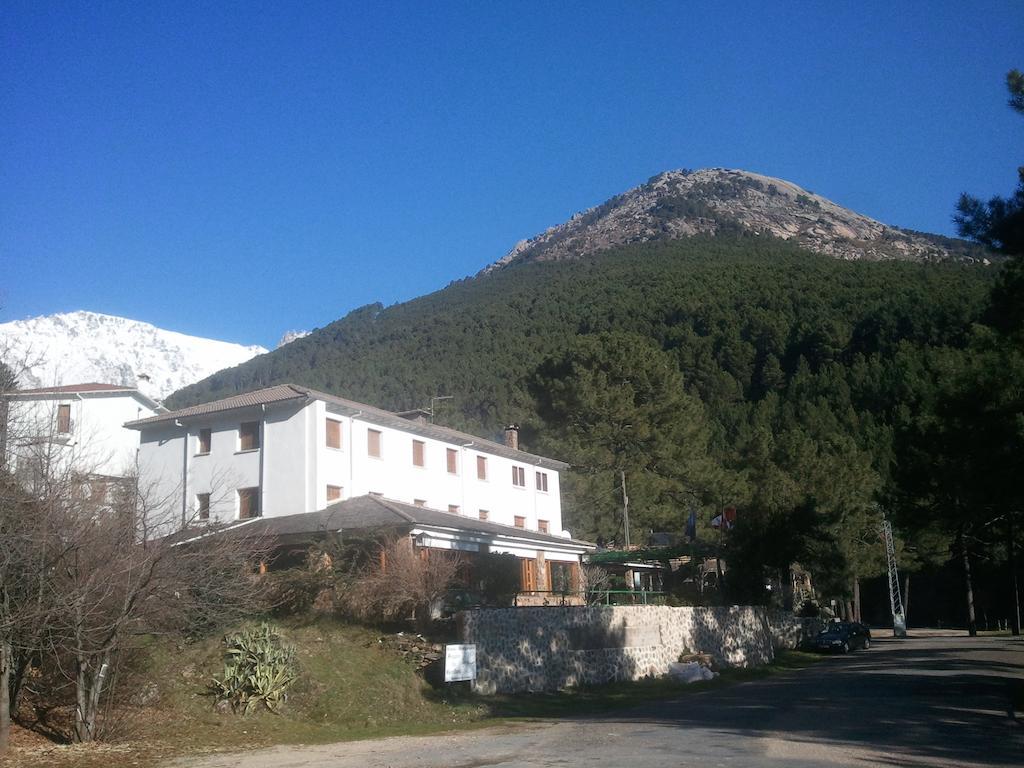 Hostal-Restaurante Fogon De Gredos Guisando Exterior photo