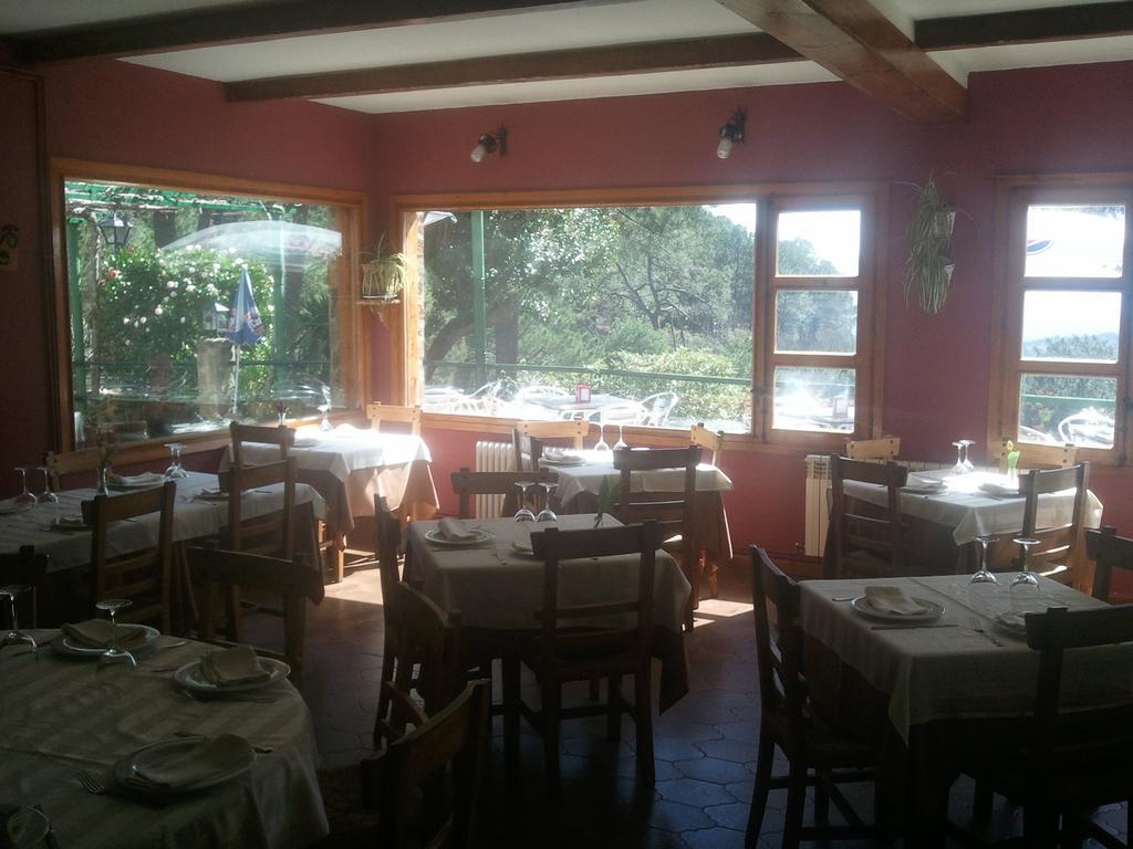 Hostal-Restaurante Fogon De Gredos Guisando Exterior photo